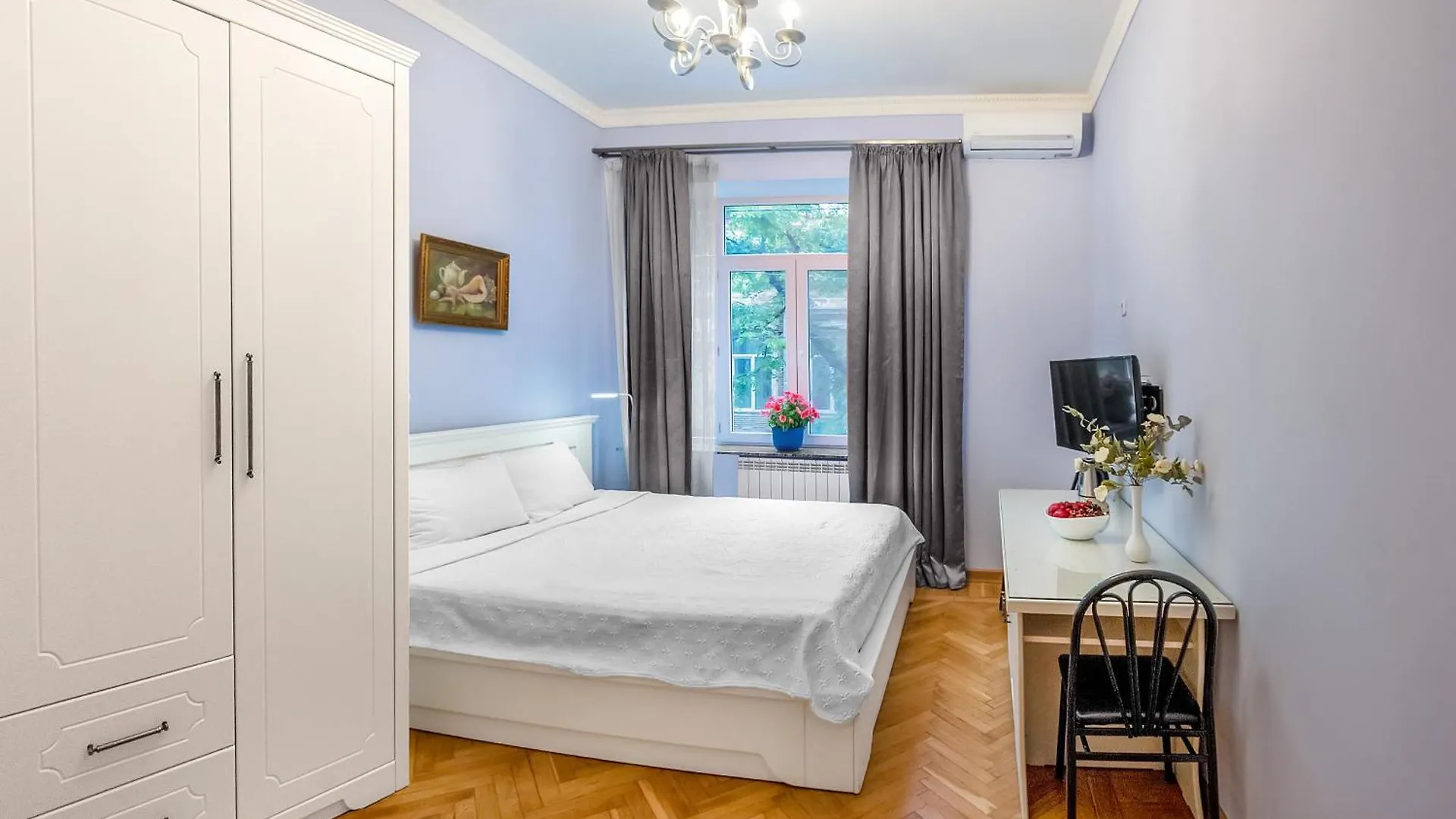 Contacten van Hb Apartments Machabeli